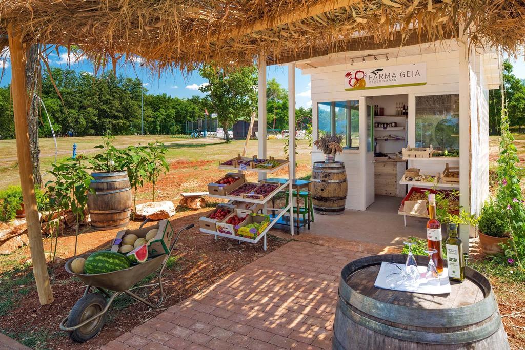 Happy Camp Mobile Homes In Camping Park Umag Karigador Buitenkant foto