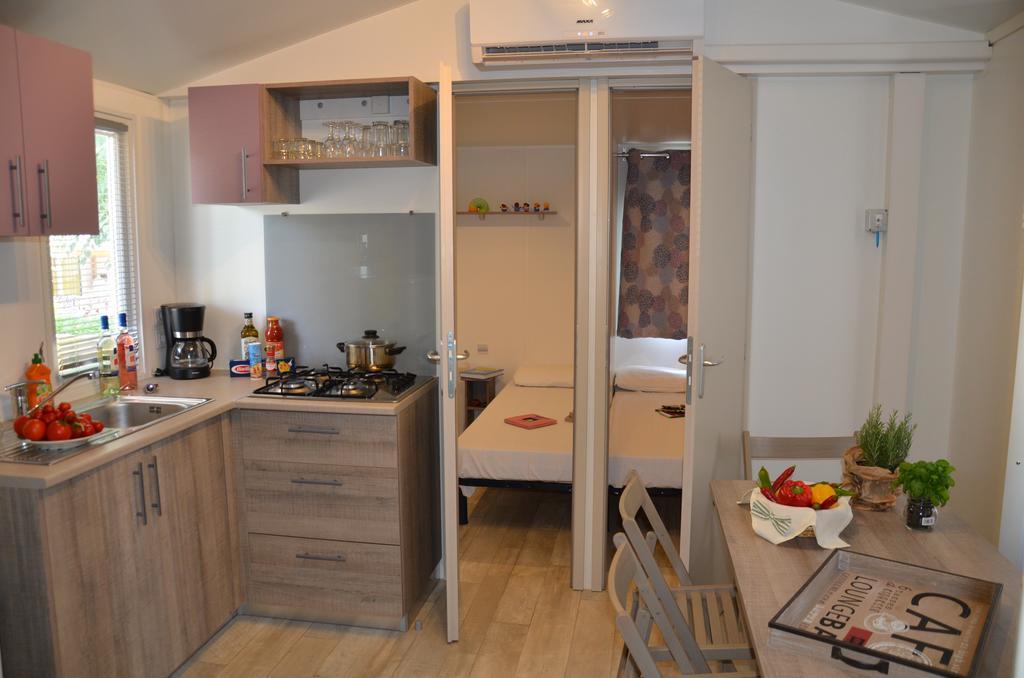 Happy Camp Mobile Homes In Camping Park Umag Karigador Buitenkant foto