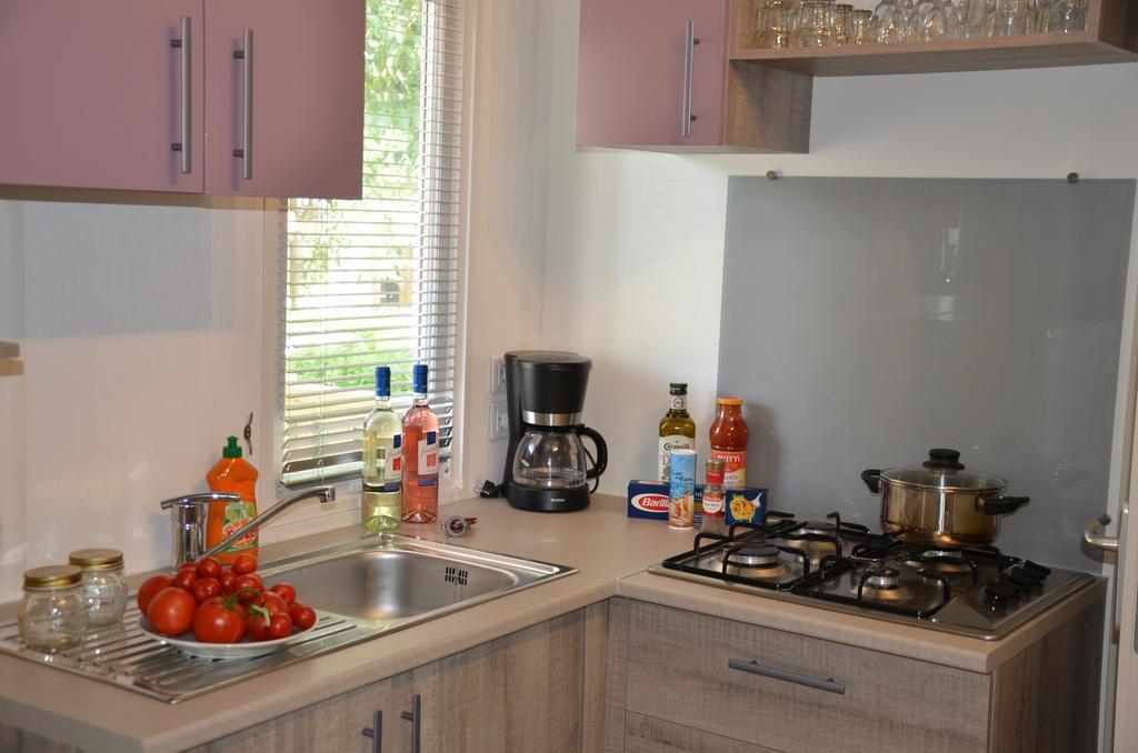Happy Camp Mobile Homes In Camping Park Umag Karigador Buitenkant foto